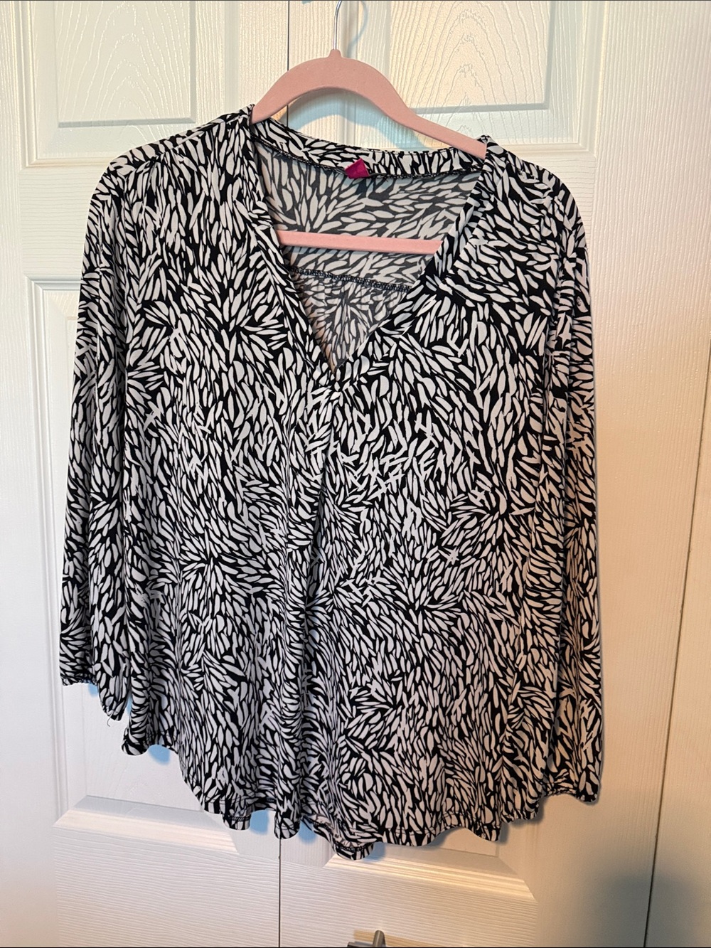 Vince Camuto Black and White Abstract V-Neck Blouse